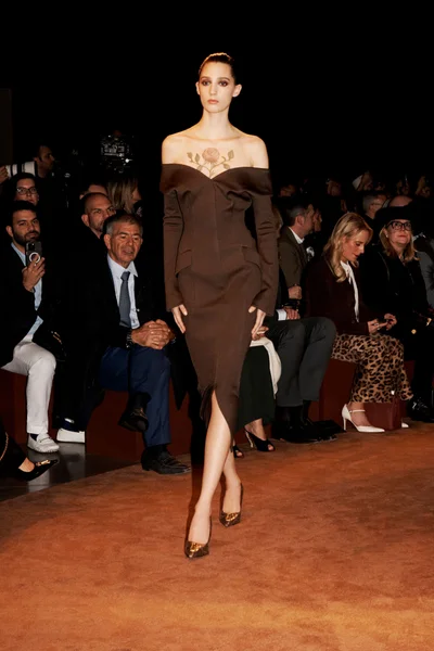 Look 9